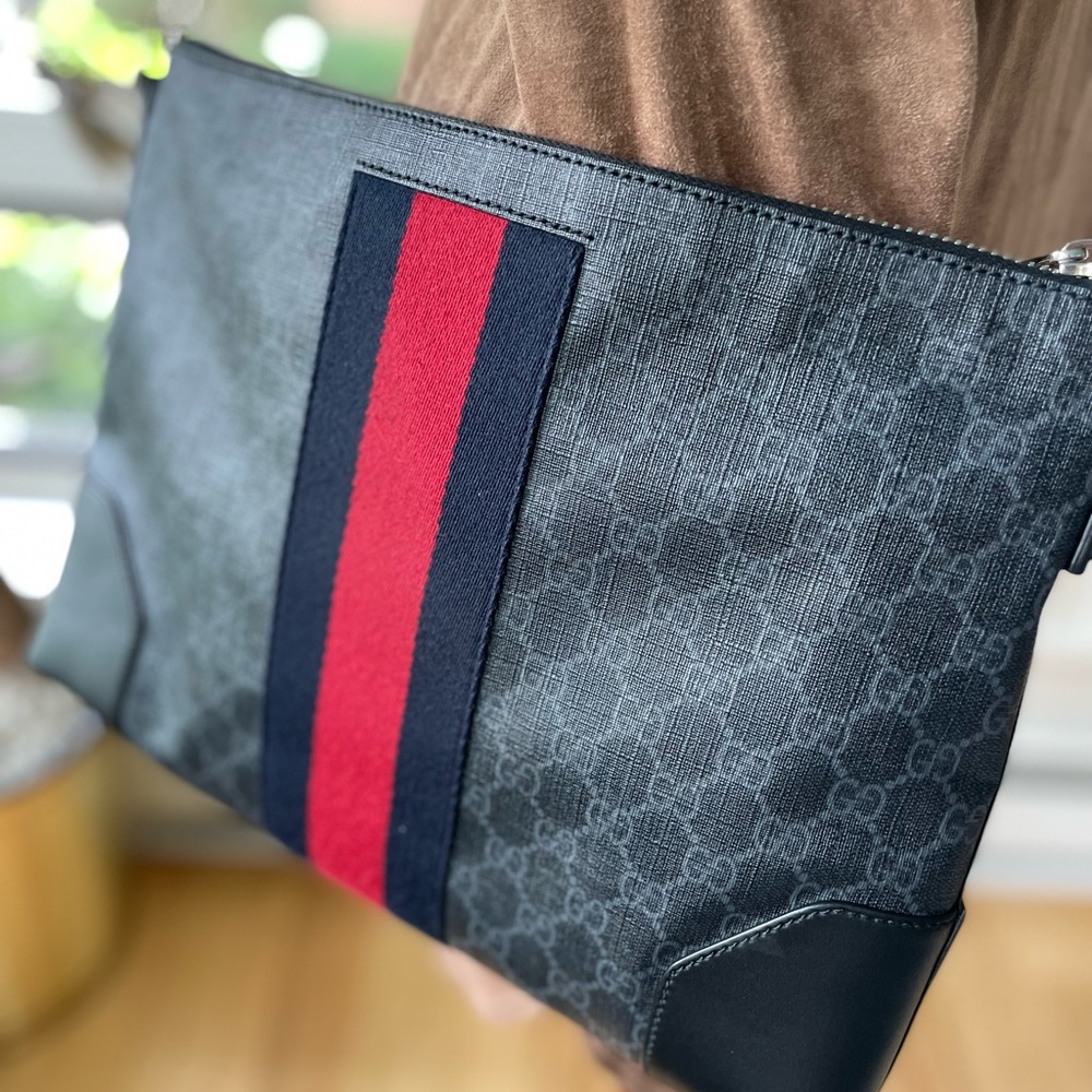 Gucci Messenger Bag, Unisex, LIKE NEW, GG Messenger black Bag with Strap, NICE💯 - Picture 3 of 16